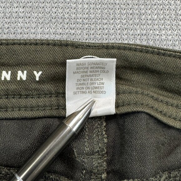 W62 Womens Size 4P Green Signature Fit Skinny Jeans Mid Rise 5 Pockets Petite - Picture 12 of 12